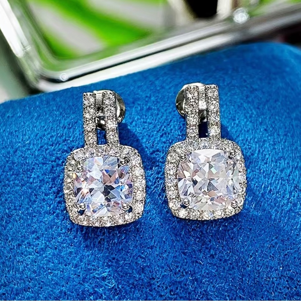 Beautiful Zircon Stud Earrings